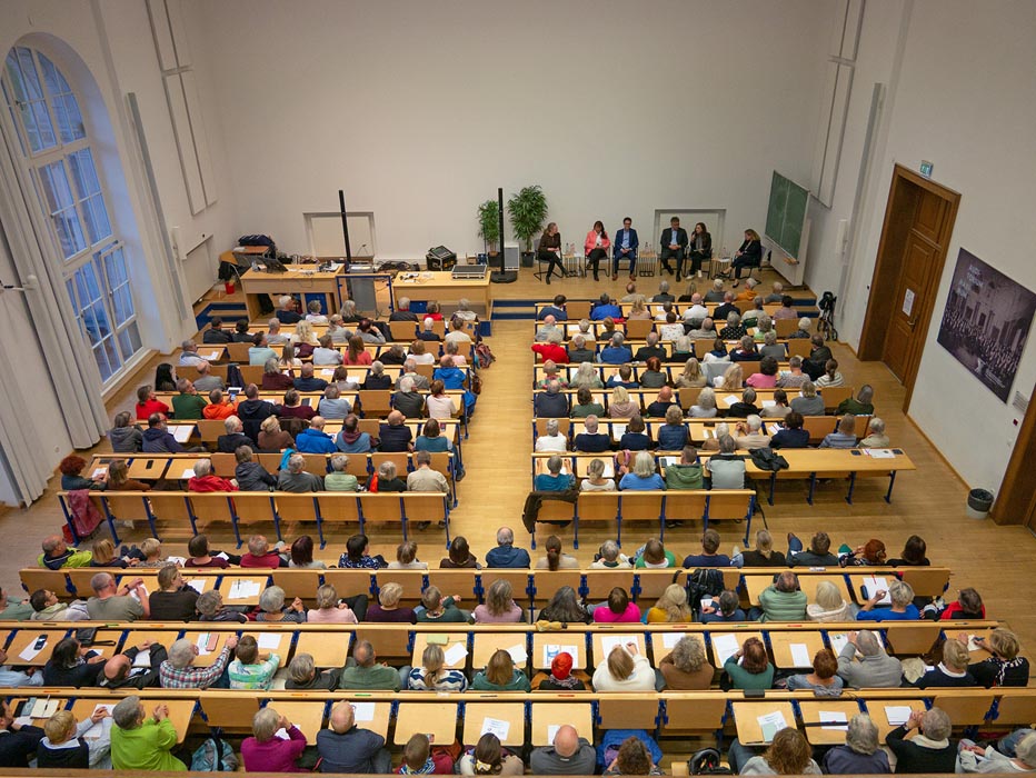 Großes Interesse an Podiumsdiskussion zu assistiertem Suizid